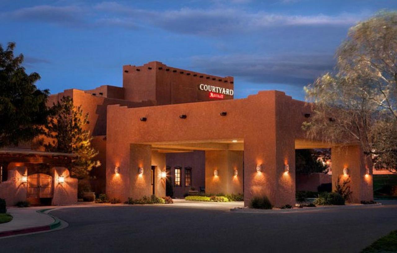 ホテル Courtyard By Marriott アルバカーキ エクステリア 写真
